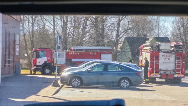 Toidupeatuses osales kaks Vastseliina komando ja üks Võru päästjate masin, mis hetkeks vallutasid parkla, kuid kellelgi liiklemist ei takistanud.